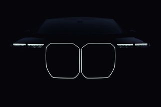 Mysleli jste, že nové BMW řady 7 bude mít po vzoru Neue Klasse malé ledvinky? Víc jste se mýlit nemohli! - Garáž.cz